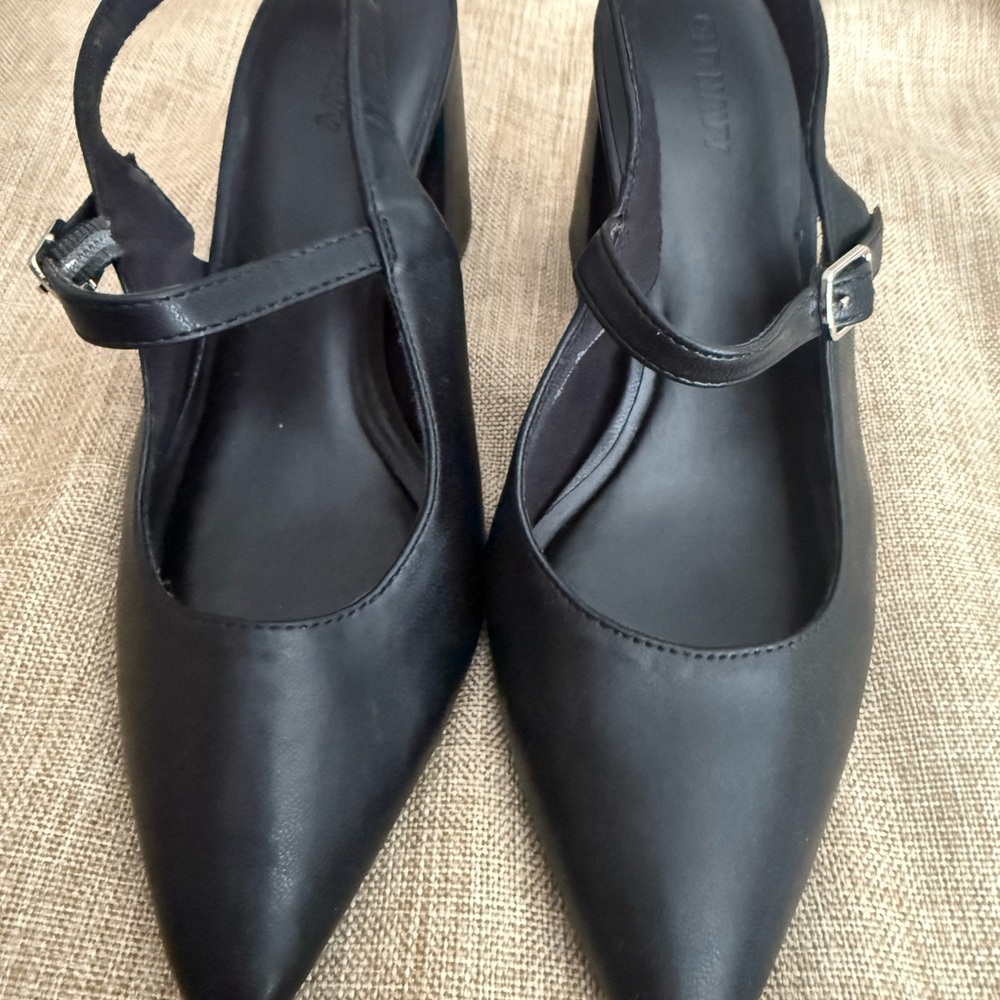 Chic Black Heels with Strap